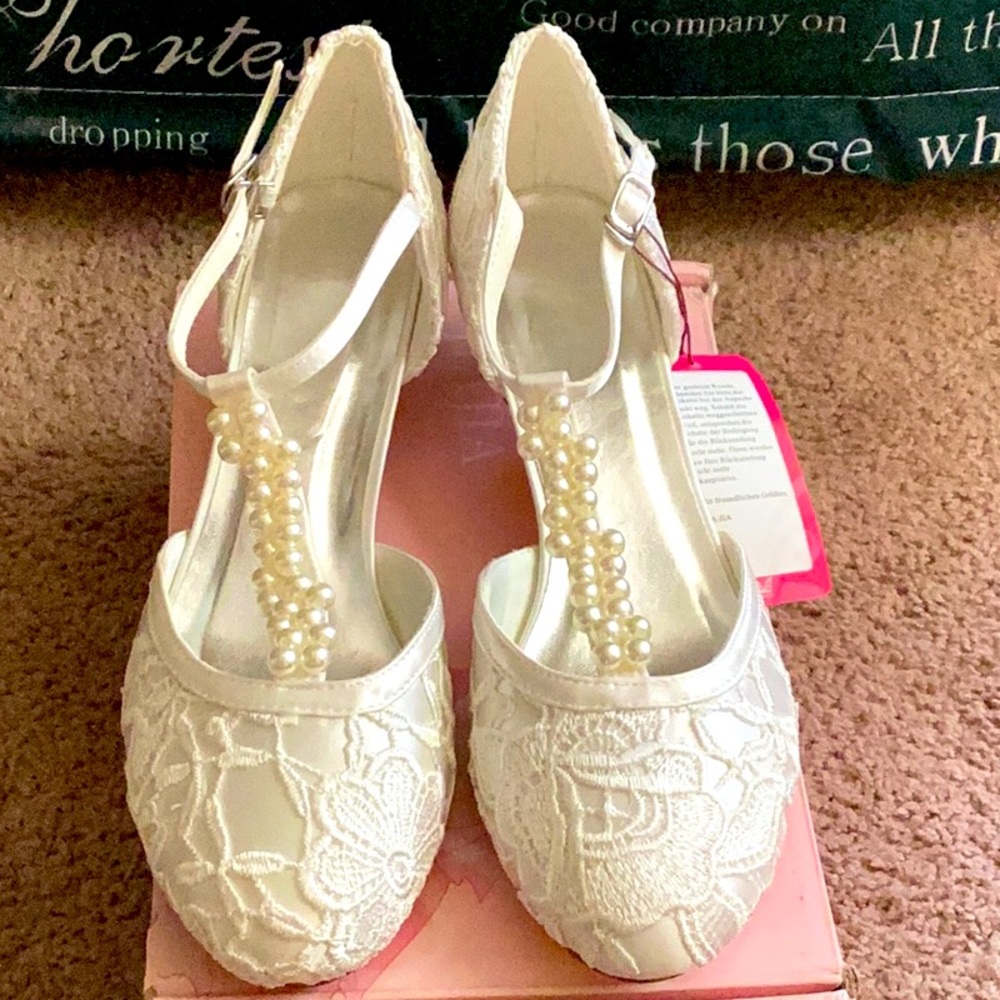 Lace pumps. Wedding. Party. Prom. Etc.